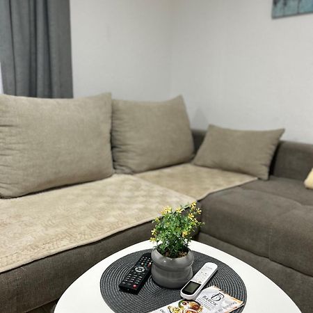 טוזלה Apartmani Star מראה חיצוני תמונה
