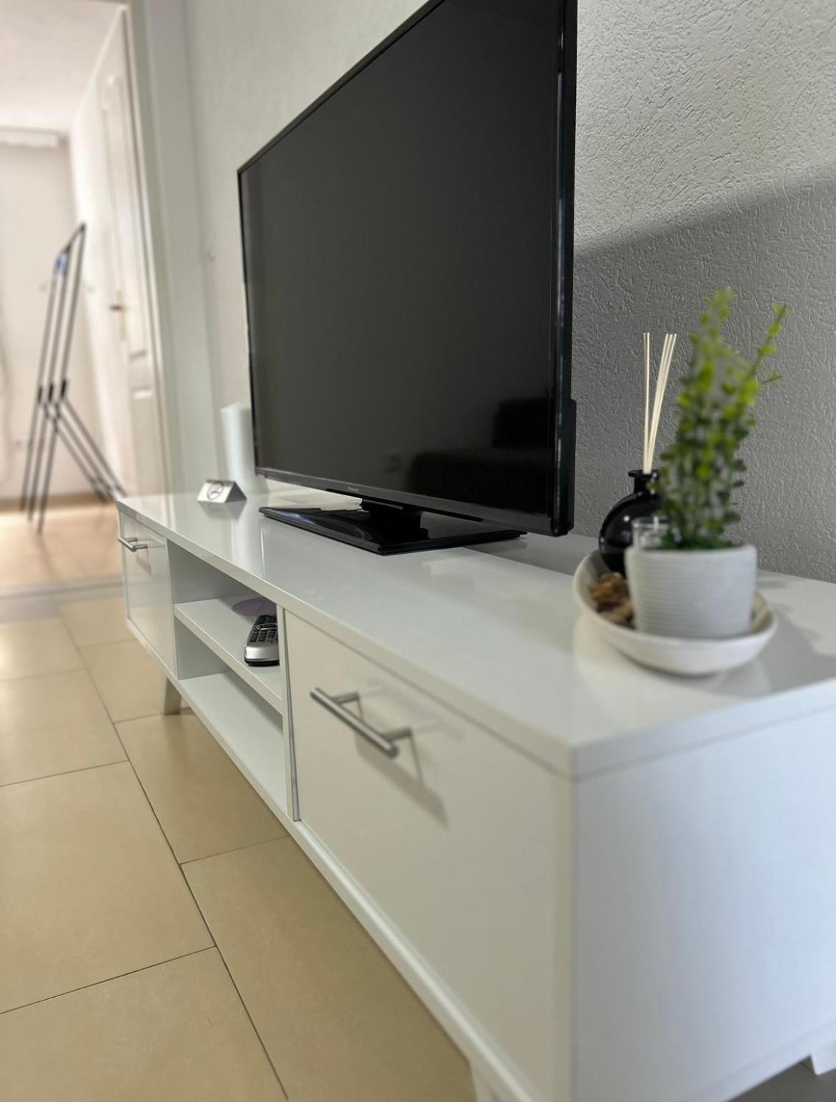 טוזלה Apartmani Star מראה חיצוני תמונה