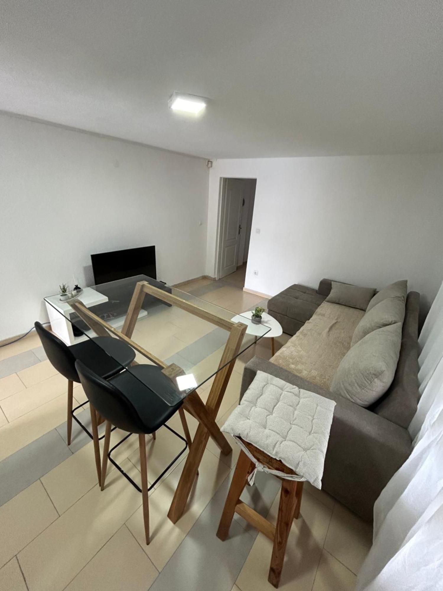 טוזלה Apartmani Star מראה חיצוני תמונה