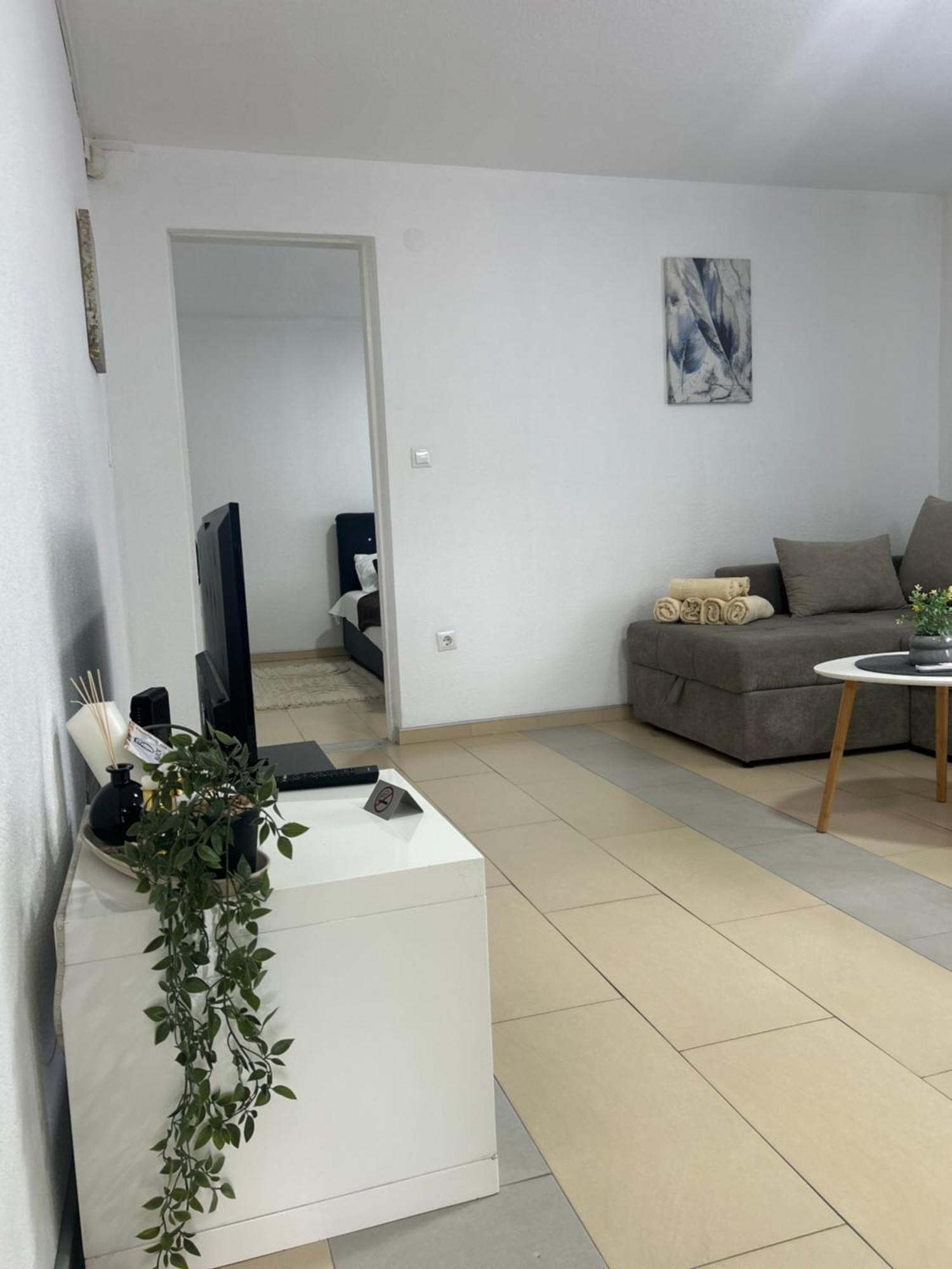 טוזלה Apartmani Star מראה חיצוני תמונה